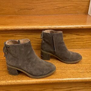 UGG 8.5 brown suede boots